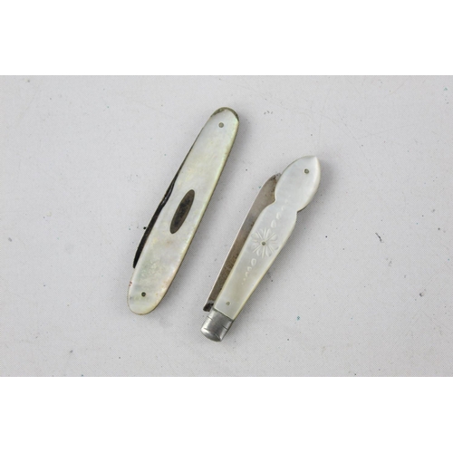 1391 - Two antique hallmarked .925 sterling silver fruit knives with mother of pearl handles - approx. gros... 