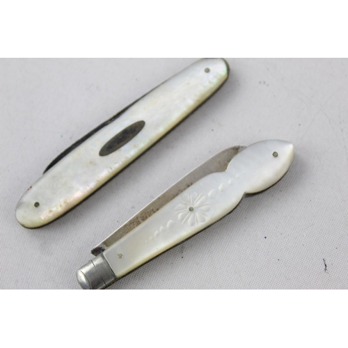 1391 - Two antique hallmarked .925 sterling silver fruit knives with mother of pearl handles - approx. gros... 