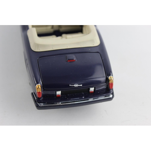 157 - A boxed Franklin Mint 1993 Rolls-Royce Corniche IV precision 1:24 scale diecast model