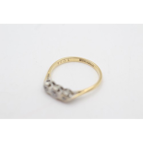 2072 - An 18ct gold and platinum diamond three stone cathedral setting ring, size O - approx. gross weight ... 