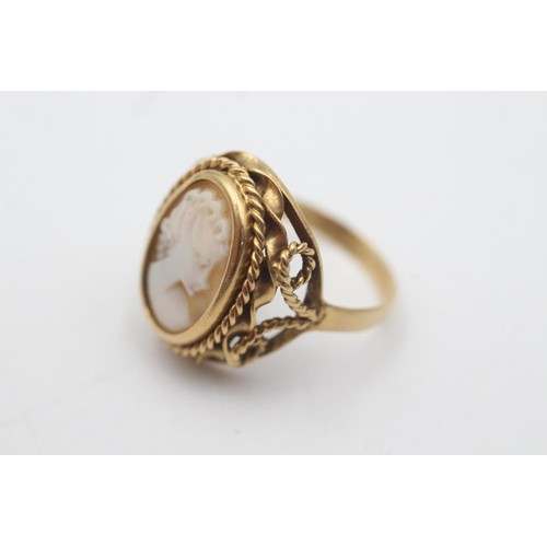 2075 - An 18ct gold cameo ornate framed dress ring, size R - approx. gross weight 6 grams