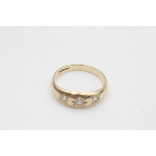 2079 - A 9ct gold clear gemstone starburst gypsy setting ring, size L - approx. gross weight 1.8 grams