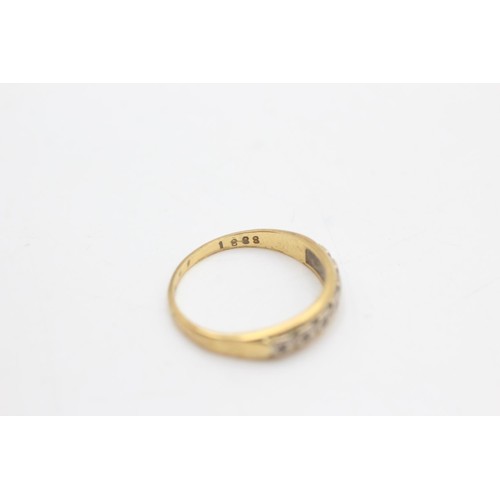 2080 - An 18ct gold diamond ring, size N - approx. gross weight 2.3 grams