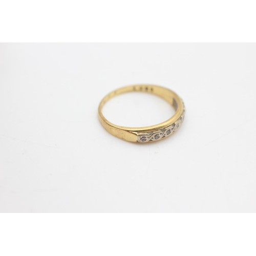 2080 - An 18ct gold diamond ring, size N - approx. gross weight 2.3 grams