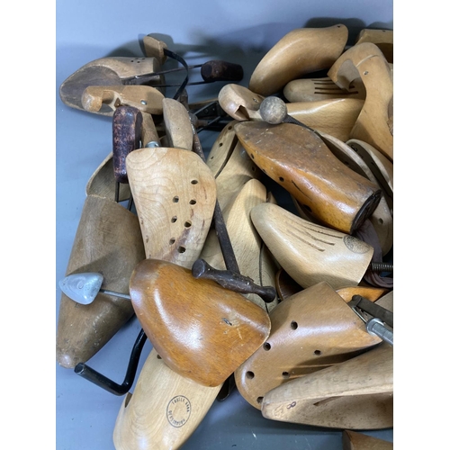 267 - A collection of vintage beech cobblers shoe lasts