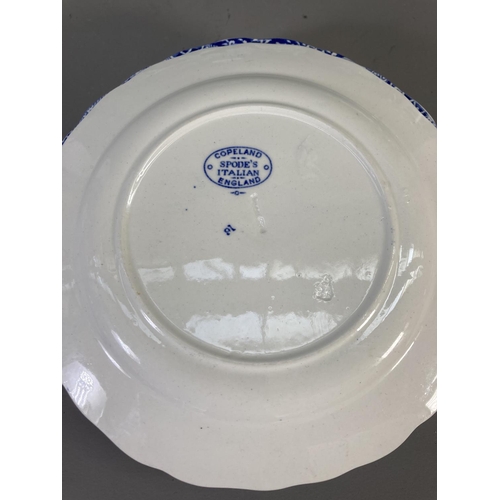 170 - A collection of blue and white china to include Copeland Spode's Italian lidded tureen, six Copeland... 