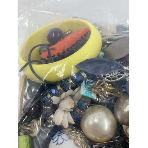 274 - A large collection of assorted costume jewellery - approx. gross weight 3.95kg