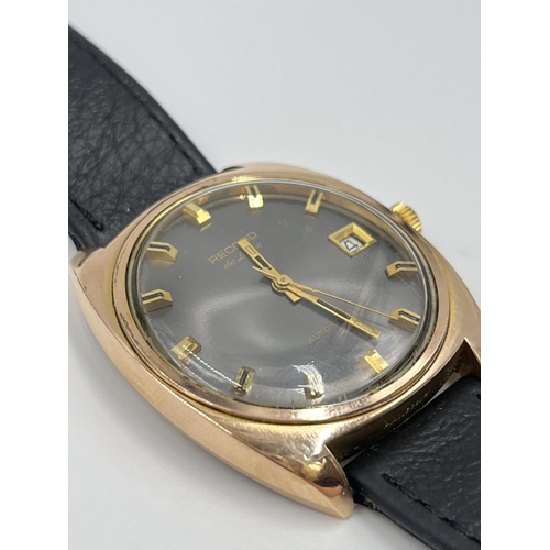 1374 - A vintage Record De Luxe automatic 34mm men's wristwatch