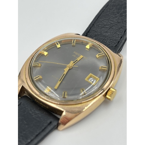 1374 - A vintage Record De Luxe automatic 34mm men's wristwatch