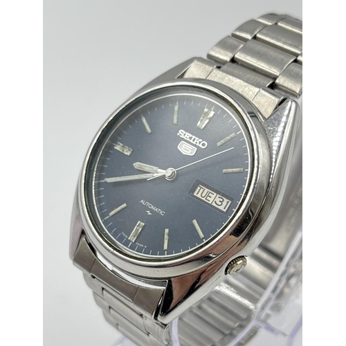 1382 - A vintage Seiko 5 automatic 37mm men's wristwatch - ref. 7009-7031