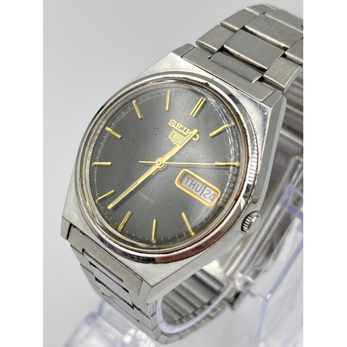 1385 - A Seiko 5 automatic day date 36mm men's wristwatch - ref. 6309-8970