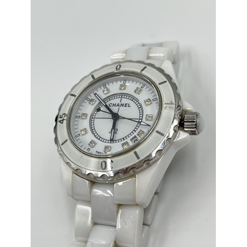 1335 - A men's fashion 39mm wristwatch