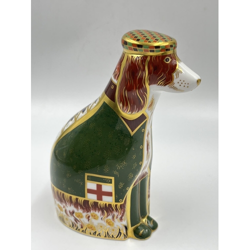 1324 - A boxed Royal Crown Derby English Spaniel limited edition no. 590/1000 paperweight - approx. 16cm hi... 