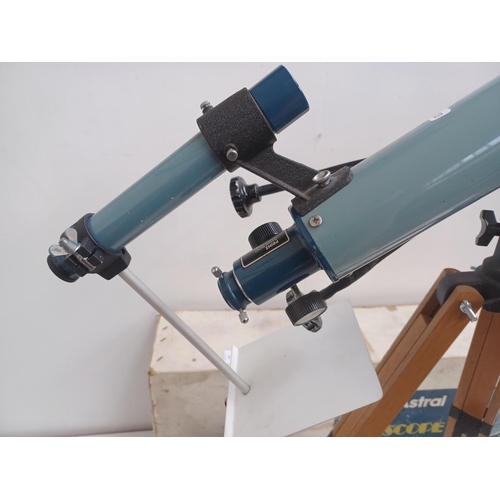 447 - Two vintage optical instruments, one boxed Prinz Astral 500 D=60mm F=910mm telescope with wooden tri... 