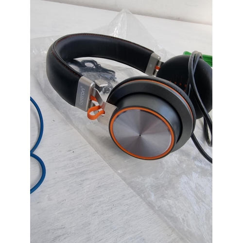 450 - Three pairs of headphones, one Betron S2 Bluetooth with charging cable, one Skullcandy and one Groov... 