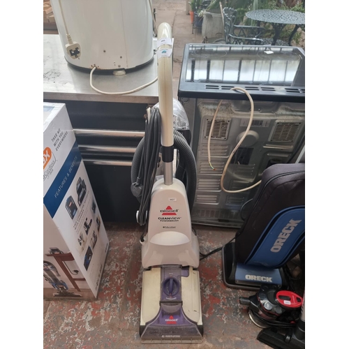 585 - A Bissell Cleanview Powerbrush carpet cleaner