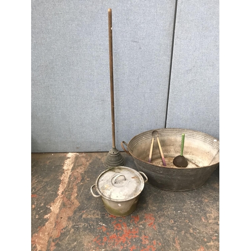 677 - Five items, two galvanised buckets, one galvanised twin handled tub - approx. 89cm wide, one Beldray... 