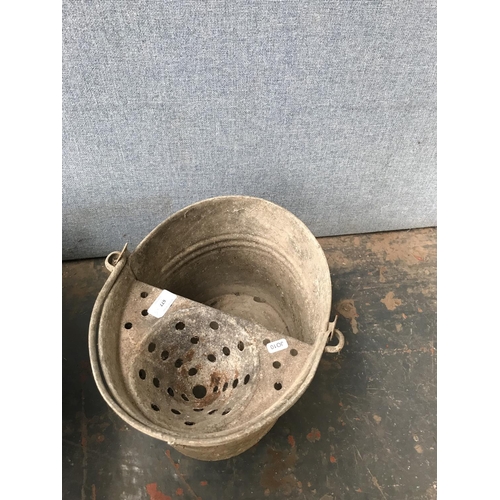 677 - Five items, two galvanised buckets, one galvanised twin handled tub - approx. 89cm wide, one Beldray... 