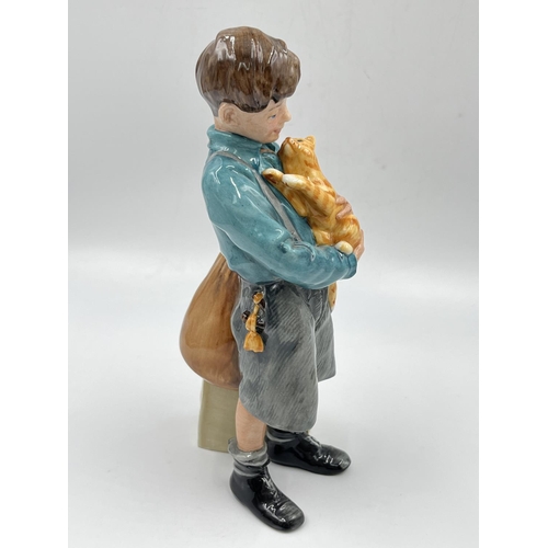 18 - A Royal Doulton Children Of The Blitz Collection 'Welcome Home' limited edition no. 2560 of 9500 fig... 