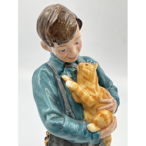 18 - A Royal Doulton Children Of The Blitz Collection 'Welcome Home' limited edition no. 2560 of 9500 fig... 