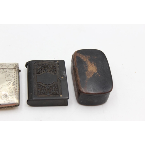 1342 - Five antique smoking related items, four vesta cases and one Papier-mâché snuff box