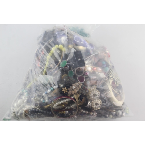 262 - Approx. 10kg of unsorted jewellery