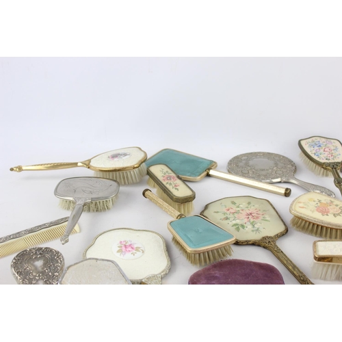 318 - Approx. thirty assorted vintage women's dressing table mirrors and brushes