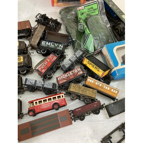 207 - A collection of assorted OO gauge model railway accessories to include boxed Hornby 51232 pug loco i... 