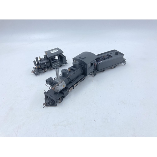 253L - Three pieces of Bachmann model steam railway accessories comprising No.34942 locomotive and tender a... 