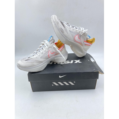 256 - A pair of boxed Nike Low-Top trainers in Phantom/White/vast grey colour, UK size 9