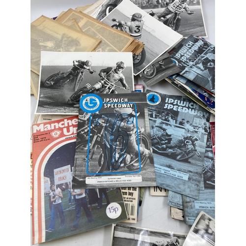 287 - A large collection of assorted Speedway ephemera to include black and white photographs, Ipswich Spe... 