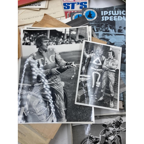 287 - A large collection of assorted Speedway ephemera to include black and white photographs, Ipswich Spe... 