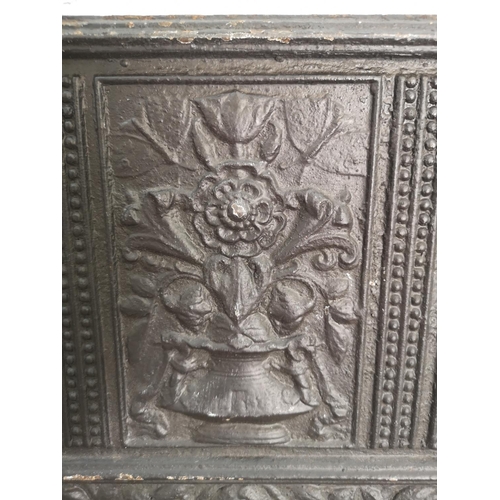 370 - A Victorian cast iron fire surround - approx. 98cm high x 62cm wide