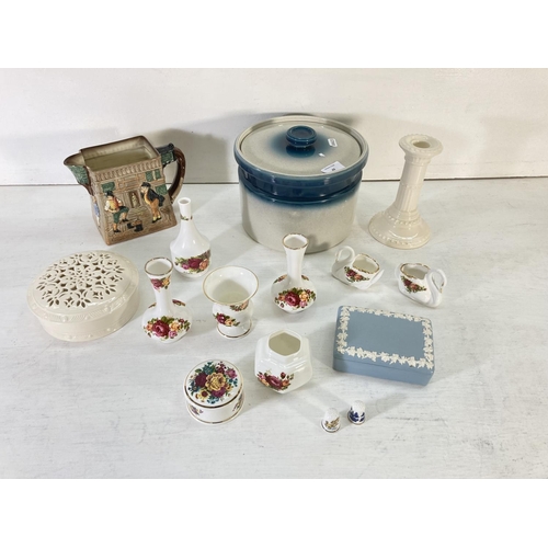 49 - A collection of assorted ceramics to include Royal Doulton The Pickwick Papers White Hart Inn at Sou... 