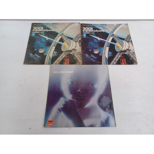 540 - Five items of 2001 A Space Odyssey memorabilia, one Italian '2001: Odissea Nello Spazio' Rotopress -... 