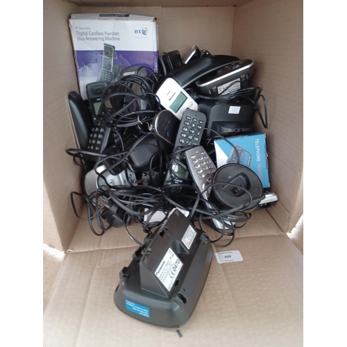 609 - A large collection of items to include Canon Pixma MG4250 wireless printer/copier/scanner, Lenovo ke... 