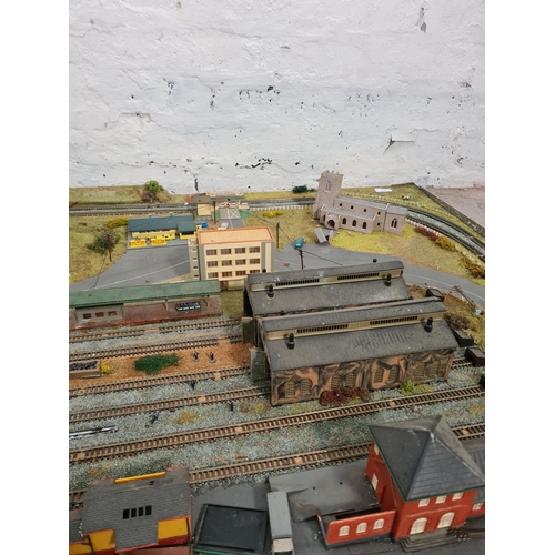 101 - A large N gauge model railway layout - approx. 200cm x 110cm