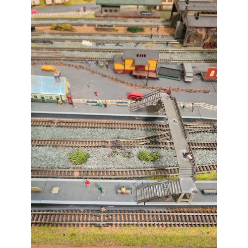 101 - A large N gauge model railway layout - approx. 200cm x 110cm