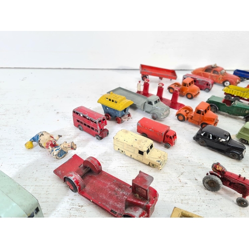 88A - A collection of assorted vintage diecast model vehicles to include Dublo Dinky Bedford lorry, Corgi ... 