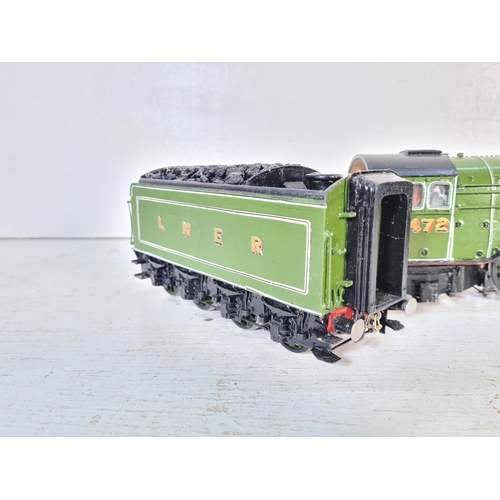 96 - A hand painted kit built O gauge Flying Scotsman model locomotive and tender - approx. 49cm long