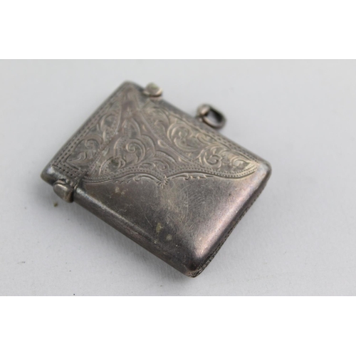 1232 - An Edwardian hallmarked Birmingham silver vesta case, dated 1903 - approx. gross weight 25 grams and... 