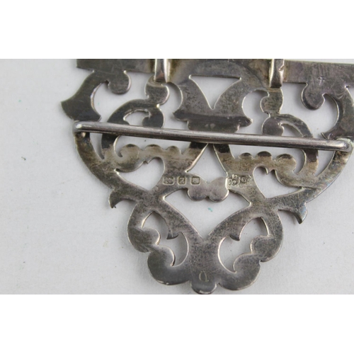 1236 - A Victorian hallmarked Birmingham silver nurse's belt buckle, dated 1899 - approx. gross weight 27 g... 