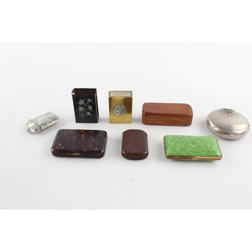 1247 - Eight antique and vintage tobacciana items to include vesta cases, cigarette cases etc.