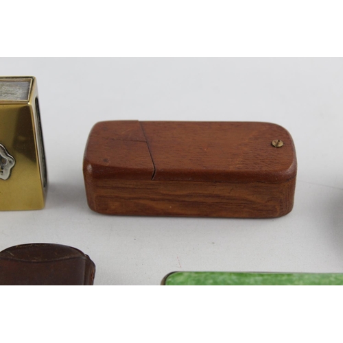 1247 - Eight antique and vintage tobacciana items to include vesta cases, cigarette cases etc.