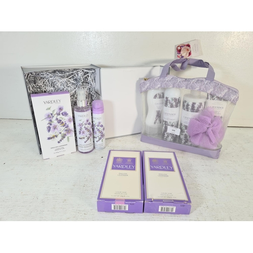 123 - A collection of various lavender scented toiletries to include Yardley luxury soap, Marks & Spencer ... 