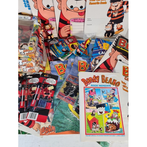 139 - A collection of assorted Beano memorabilia to include Dennis the Menace figurine, potato gun, mouse ... 