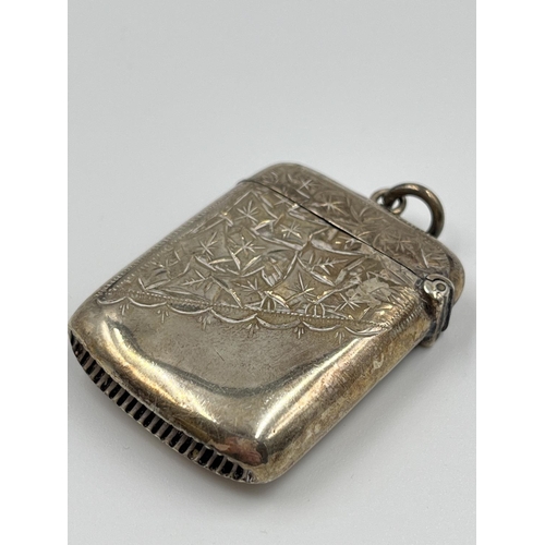 1227 - An Edward VII Miller Bros. hallmarked Birmingham silver vesta case, dated 1907 - approx. gross weigh... 