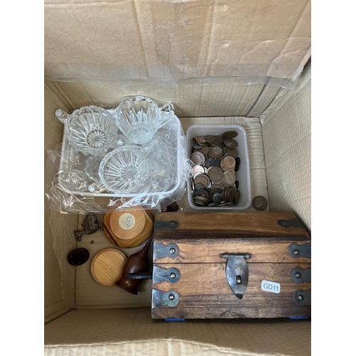 643 - A box and two bags containing assorted items to include sheesham wood storage box, treenware, pair o... 