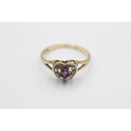 1017 - A 9ct gold diamond and amethyst heart ring, size M½ - approx. gross weight 1.6 grams