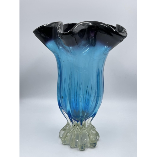 28 - A Murano Sommerso style art glass vase - approx. 32.5cm high